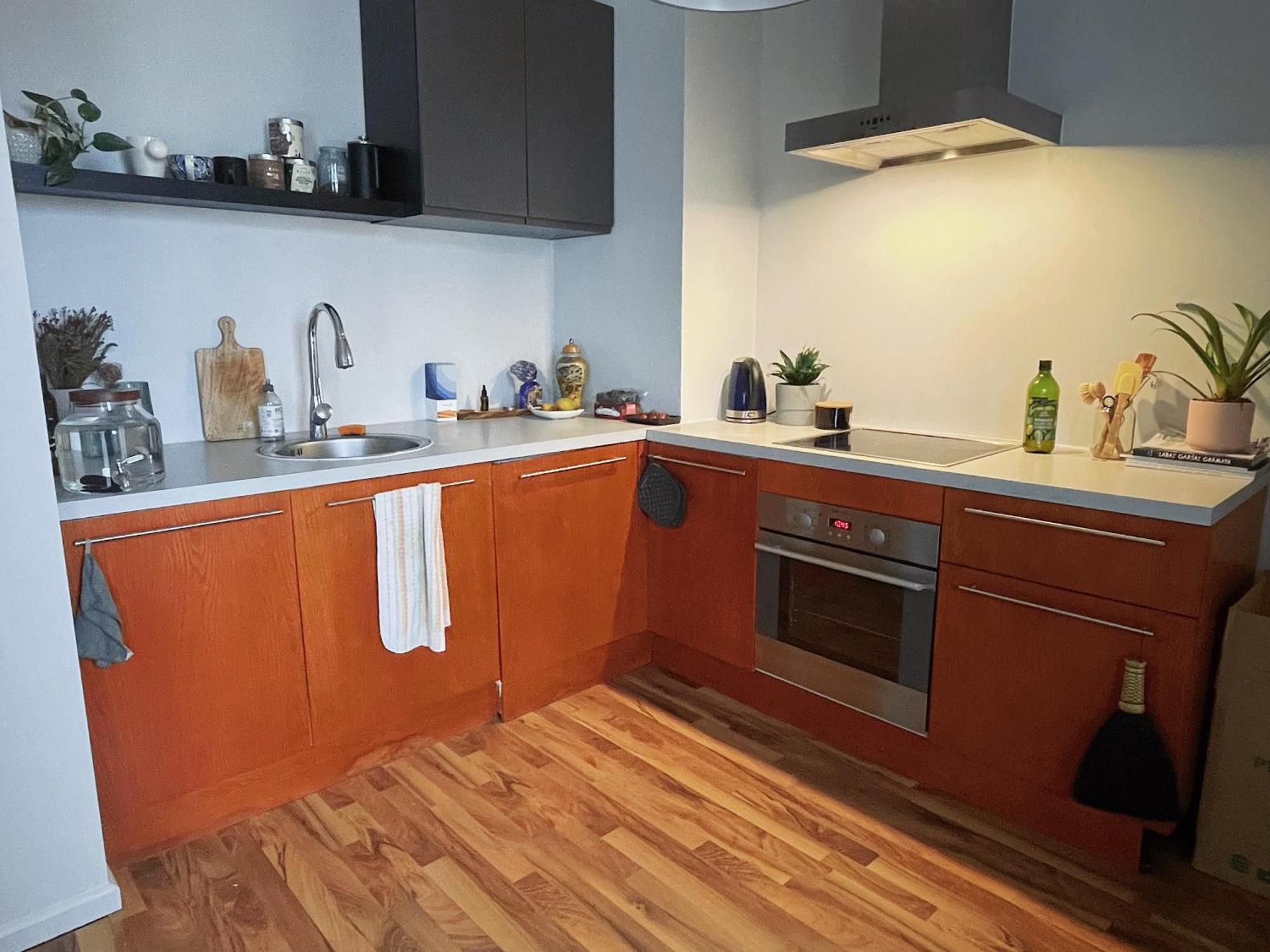Spacious With Balcony Huoneisto