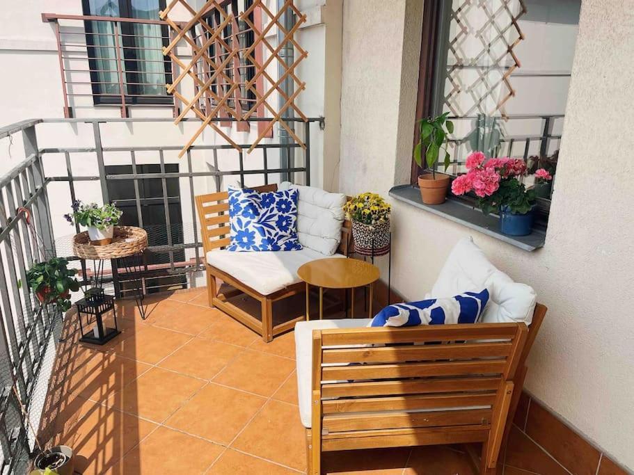 Huoneisto Spacious With Balcony Riika